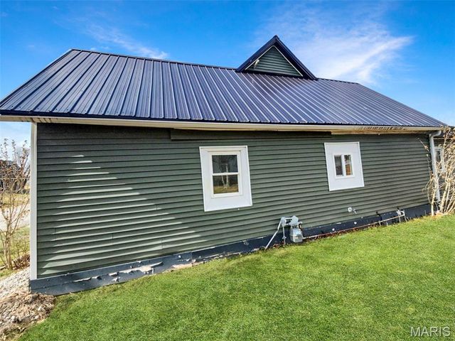 407 E Salling Street, Perry, MO 63462