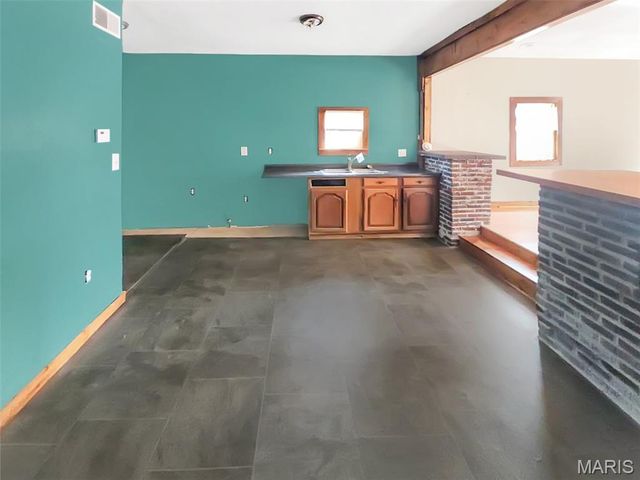 407 E Salling Street, Perry, MO 63462