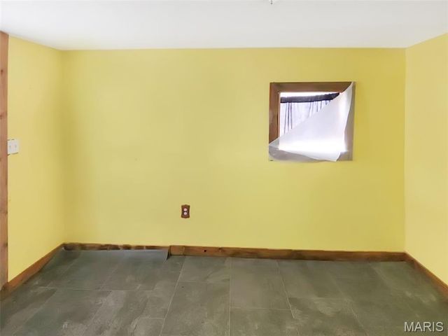 407 E Salling Street, Perry, MO 63462