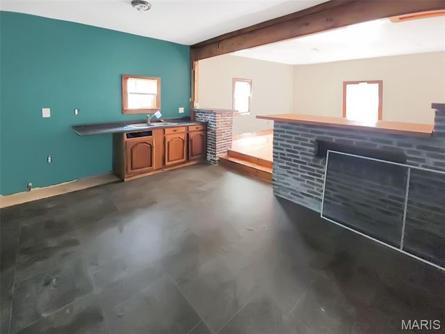 407 E Salling Street, Perry, MO 63462