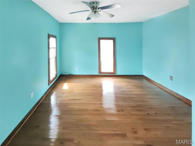 407 E Salling Street, Perry, MO 63462