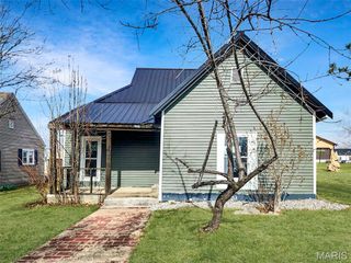 407 E Salling Street, Perry, MO 63462