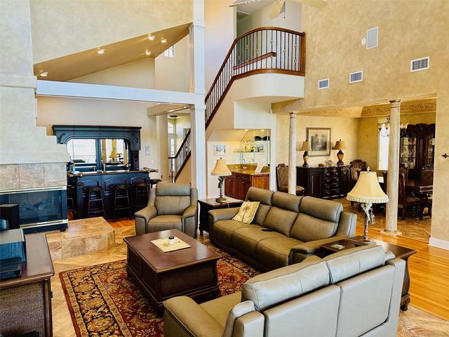 202 SAND KEY ESTATES DRIVE, Clearwater Beach, FL 33767