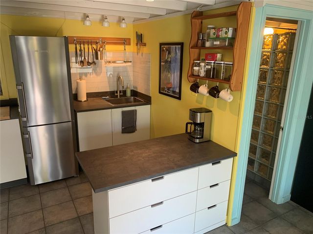 2525 ASHTON ROAD, Sarasota, FL 34231