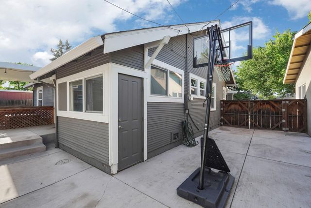 460 N Tuxedo, Stockton, CA 95204