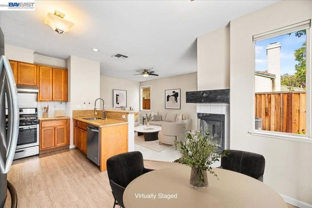 2042 Dahlia Cmn, Livermore, CA 94551