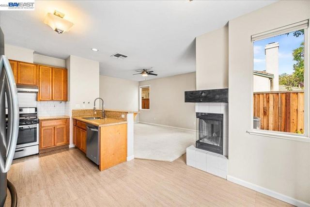 2042 Dahlia Cmn, Livermore, CA 94551