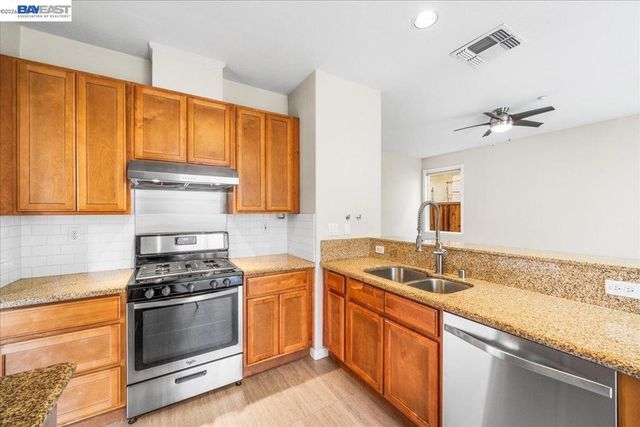 2042 Dahlia Cmn, Livermore, CA 94551