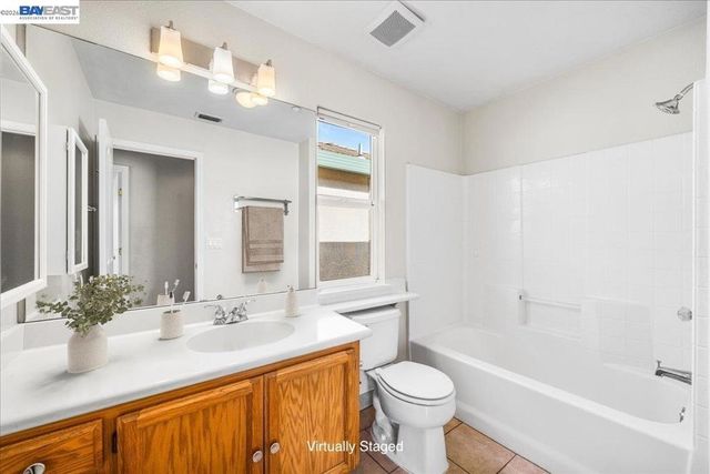 2042 Dahlia Cmn, Livermore, CA 94551