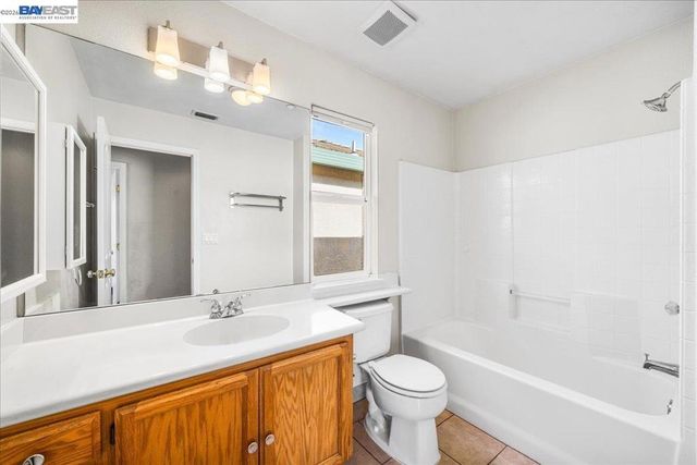 2042 Dahlia Cmn, Livermore, CA 94551