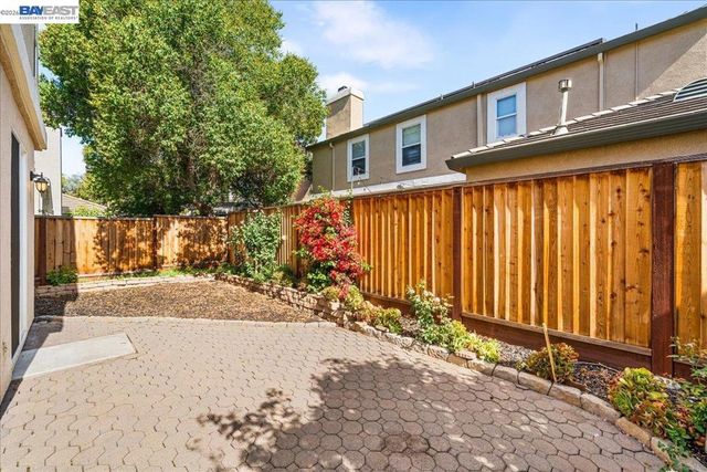 2042 Dahlia Cmn, Livermore, CA 94551