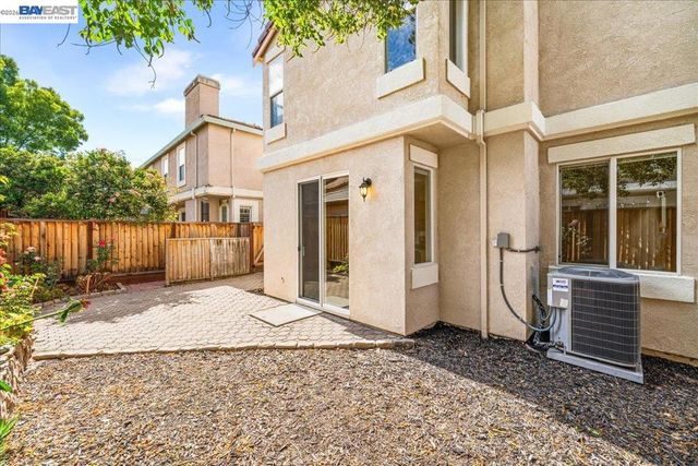 2042 Dahlia Cmn, Livermore, CA 94551