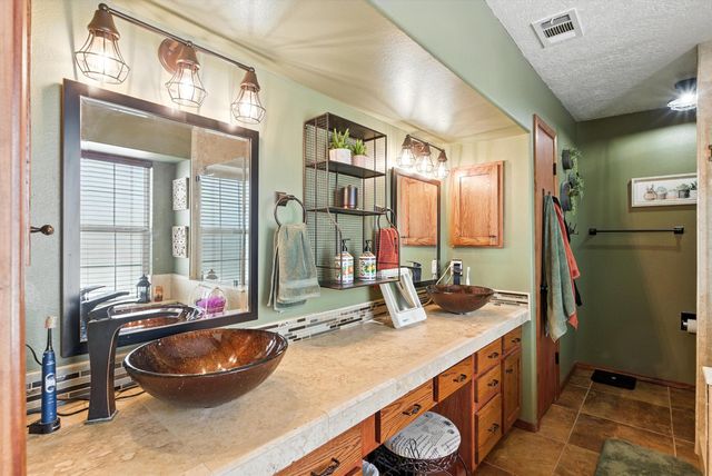 6892 AUGUSTA HILLS Drive NE, Rio Rancho, NM 87144