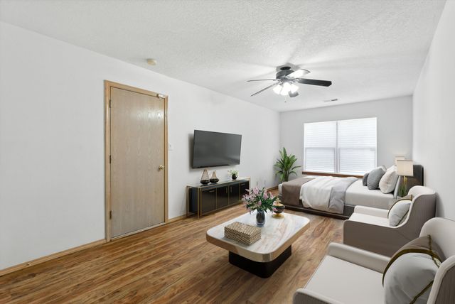 6892 AUGUSTA HILLS Drive NE, Rio Rancho, NM 87144