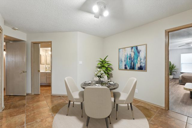 6892 AUGUSTA HILLS Drive NE, Rio Rancho, NM 87144