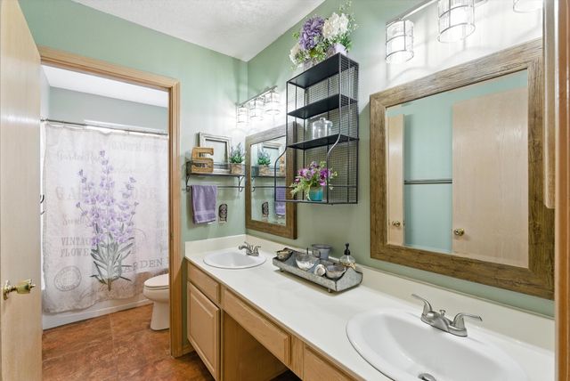 6892 AUGUSTA HILLS Drive NE, Rio Rancho, NM 87144