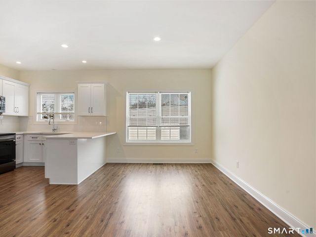 2 Beacon Square 5, Fairfield, CT 06825