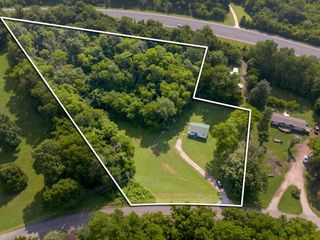 1532 Santa Fe Pike, Columbia, TN 38401