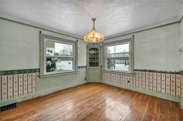 123 Ellenwood Avenue, Bedford, OH 44146