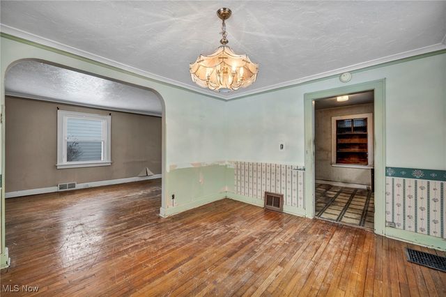 123 Ellenwood Avenue, Bedford, OH 44146