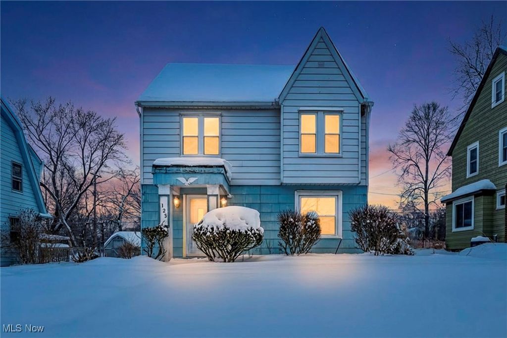 123 Ellenwood Avenue, Bedford, OH 44146