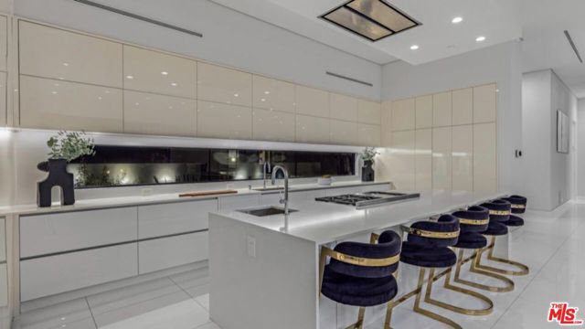 20141 Wells Drive, Woodland Hills (los Angeles), CA 91364