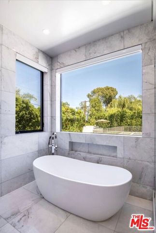 20141 Wells Drive, Woodland Hills (los Angeles), CA 91364