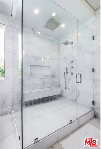 20141 Wells Drive, Woodland Hills (los Angeles), CA 91364