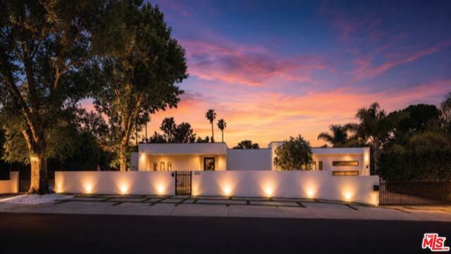 20141 Wells Drive, Woodland Hills (los Angeles), CA 91364