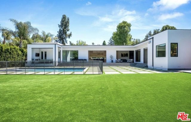 20141 Wells Drive, Woodland Hills (los Angeles), CA 91364