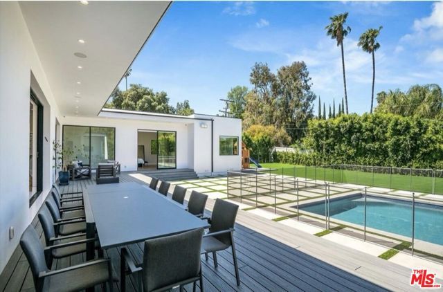 20141 Wells Drive, Woodland Hills (los Angeles), CA 91364