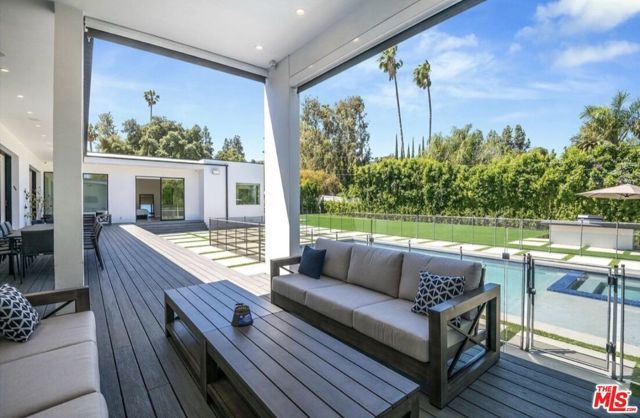 20141 Wells Drive, Woodland Hills (los Angeles), CA 91364