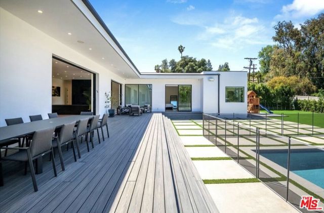 20141 Wells Drive, Woodland Hills (los Angeles), CA 91364