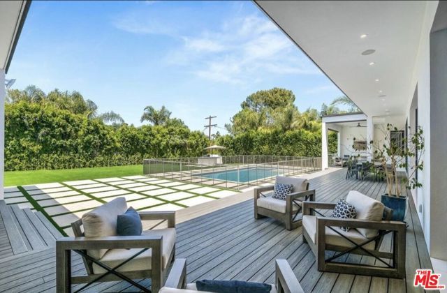 20141 Wells Drive, Woodland Hills (los Angeles), CA 91364