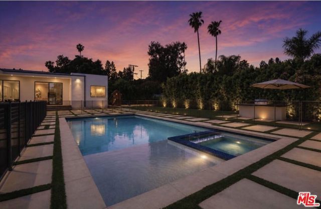 20141 Wells Drive, Woodland Hills (los Angeles), CA 91364