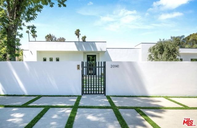 20141 Wells Drive, Woodland Hills (los Angeles), CA 91364