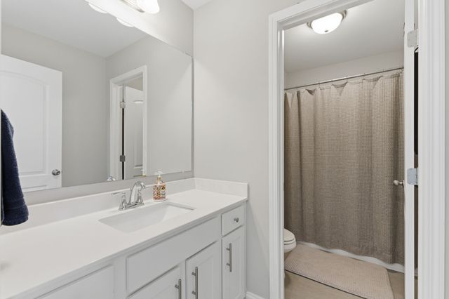 606 Oakvale Ln, Mount Juliet, TN 37122