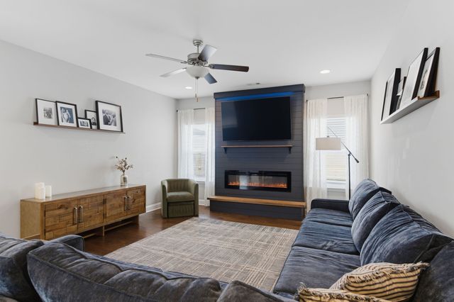 606 Oakvale Ln, Mount Juliet, TN 37122