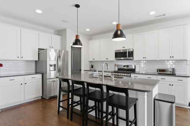 606 Oakvale Ln, Mount Juliet, TN 37122