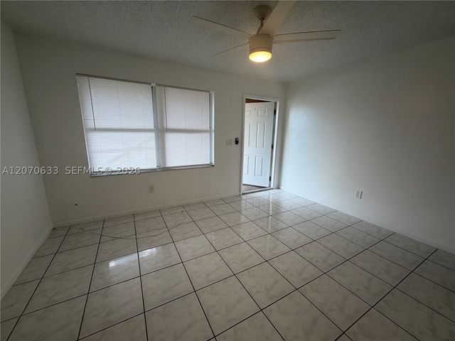2224 Pierce St 26, Hollywood, FL 33020