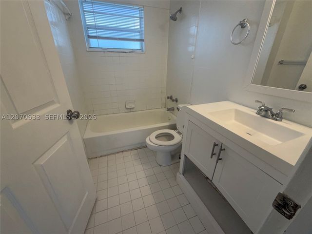 2224 Pierce St 26, Hollywood, FL 33020