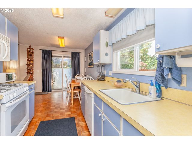 1387 Nw RIVERVIEW Ave, Gresham, OR 97030