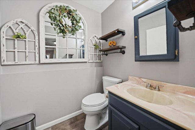 84 S 275 W, Valparaiso, IN 46385