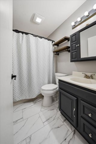 84 S 275 W, Valparaiso, IN 46385