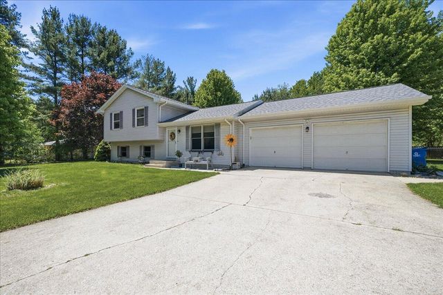 84 S 275 W, Valparaiso, IN 46385