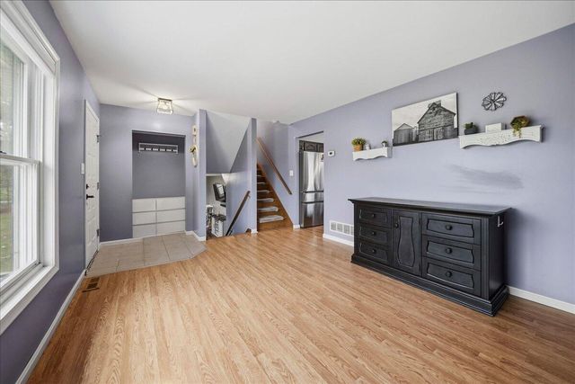 84 S 275 W, Valparaiso, IN 46385