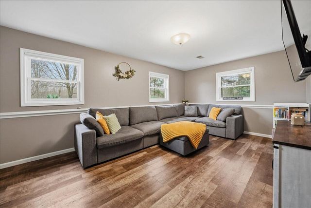 84 S 275 W, Valparaiso, IN 46385