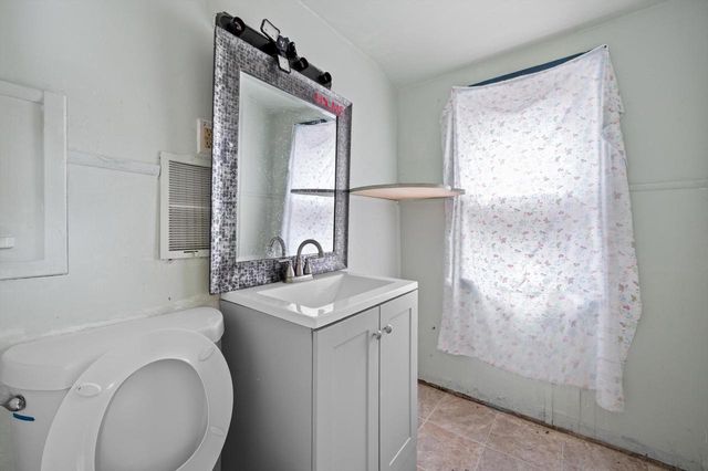 1016 35th Street, Milwaukee, WI 53215