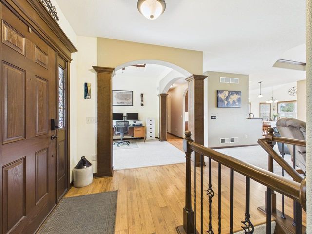 W272N387 Hilltop DRIVE, Waukesha, WI 53188
