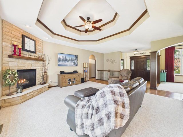 W272N387 Hilltop DRIVE, Waukesha, WI 53188